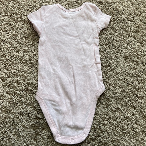 Carter’s Set of 3 Short Sleeved Onesies - Picture 5 of 7